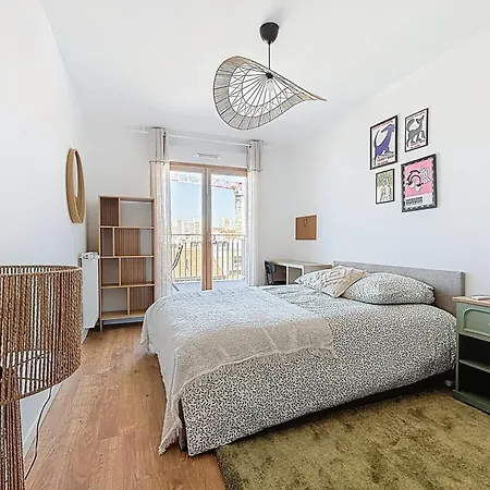 Large Modern With Rooftop * Montreuil (Seine-Saint-Denis)